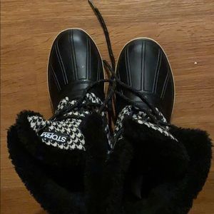 STORM by Cougar Like New Snow Boots